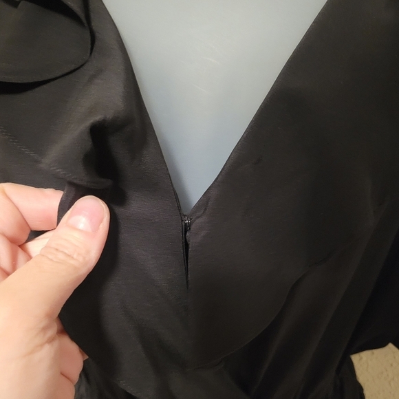 Michael Kors Collection Women’s Silk Jumpsuit Ruffle V-Neck Flutter Sleeve Black - Picture 9 of 16